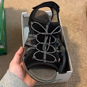 Croft & Barrow Black and Gray Women's Sandals